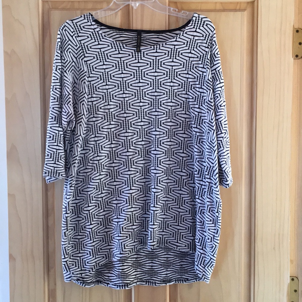 Lovely IC by Connie K Hi-Low Top